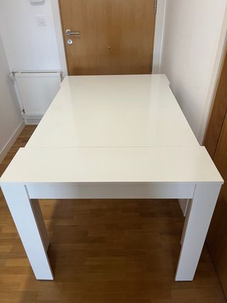 Mesa comedor/recibidor extensible blanca