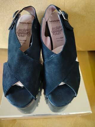 Zapatos negros tacón mediano
