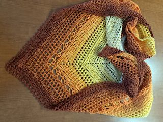 Chal crochet naranja-amarillo