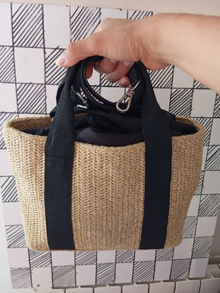 Bolso Bershka beige y negro