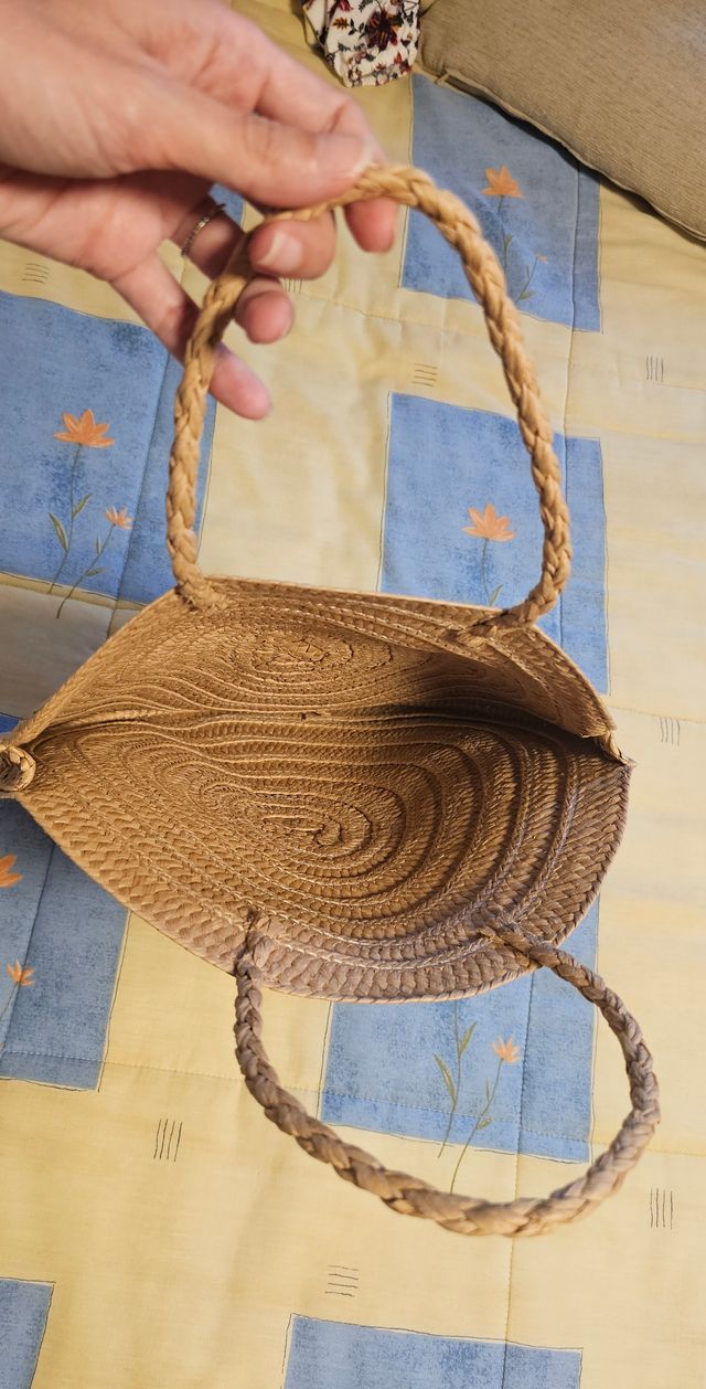 Bolso rafia redondo beige