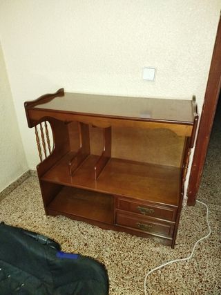 Mueble madera marrón