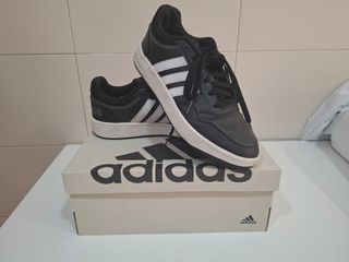 Zapatillas Adidas Hoops - Negras