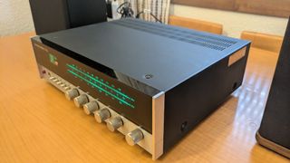 Harman Kardon 330c: Amplificador Vintage