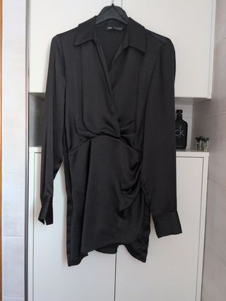 Vestido Zara negro satinado