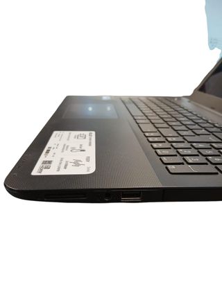 PORTATIL ASUS F555Y AMD E1-7010 8 GB RAM/1TB HDD + CARGADOR