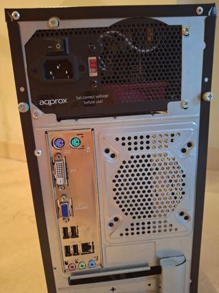 Torre PC sobremesa + teclado de REGALO