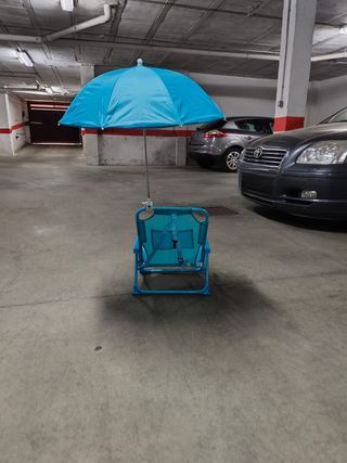 Silla playa infantil con sombrilla azul