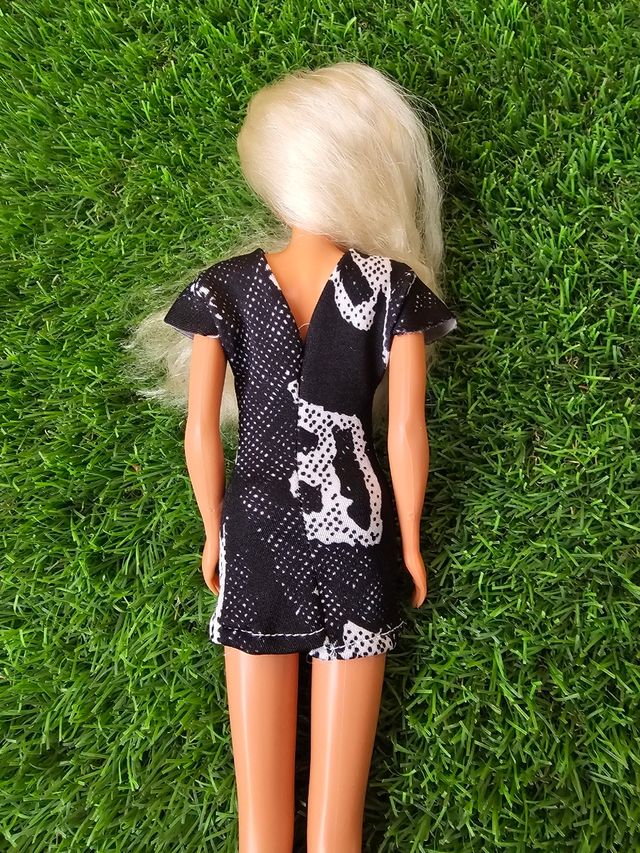 Vestido negro muñeca estilo Barbie