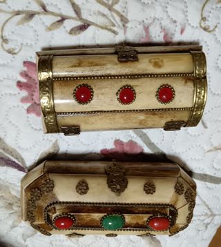 Joyeros antiguos de hueso