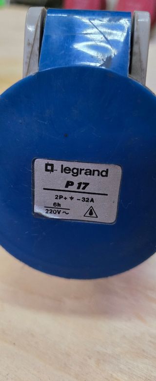 Base mural Legrand P17 - 32A