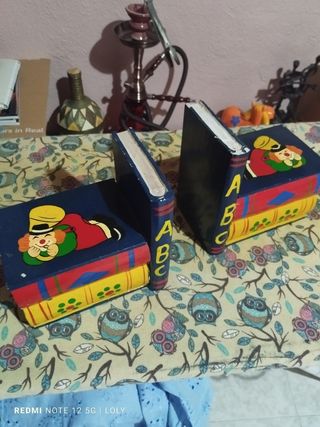 Sujeta libros decorativo