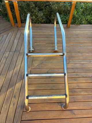 Escalera acero inoxidable de 3 peldaños