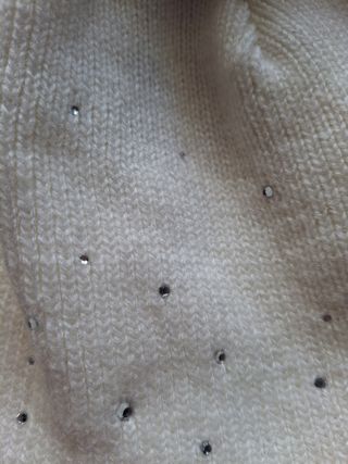 Gorro invierno blanco pompón marrón