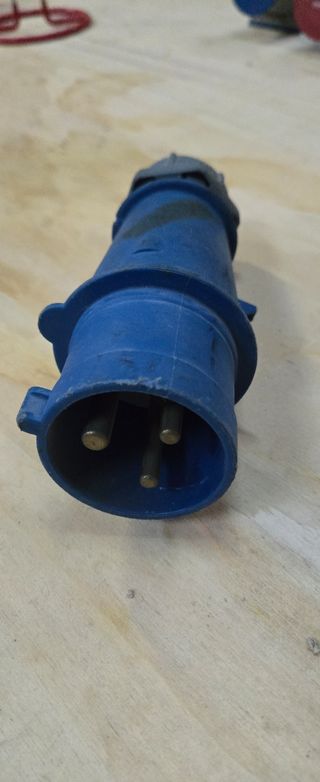 Cetac macho industrial mennekes 32A