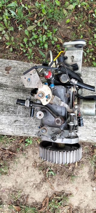 Bomba inyectora mecánica marca Lucas