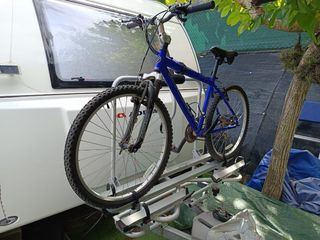 Portabicicletas caravana Fiamma para 3 bicicletas