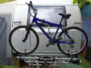 Portabicicletas caravana Fiamma para 3 bicicletas