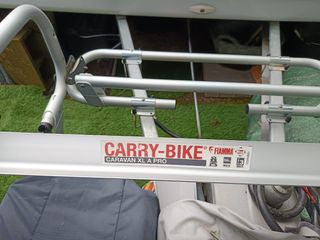 Portabicicletas caravana Fiamma para 3 bicicletas