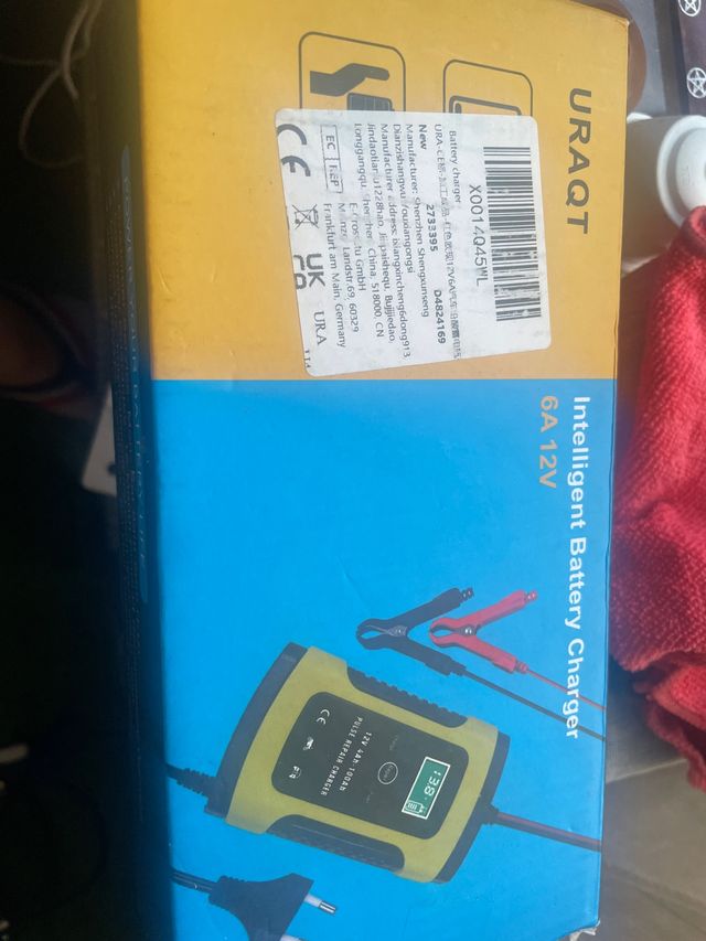 Cargador coche 6A 12V URAQT