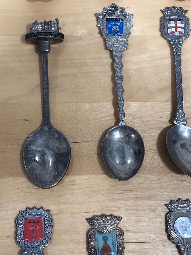 17 Cucharas  Conmemorativas baño en plata
