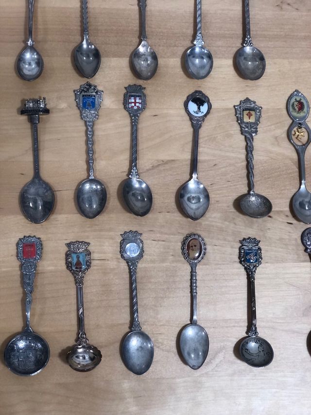 17 Cucharas  Conmemorativas baño en plata