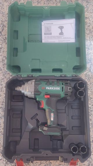 Aparafusadora impacto 20v Parkside - novo