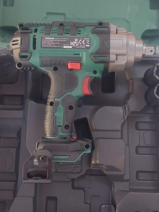 Aparafusadora impacto 20v Parkside - novo