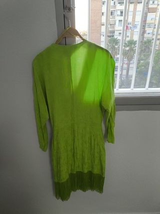 Vestido verde flecos