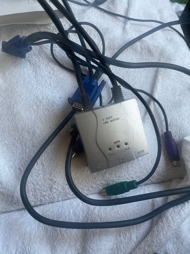 Conmutador KVM 2 puertos