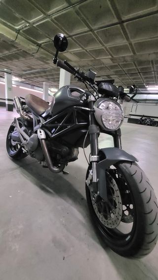 DUCATI MONSTER 696 - MUCHOS EXTRAS - IDEAL A2