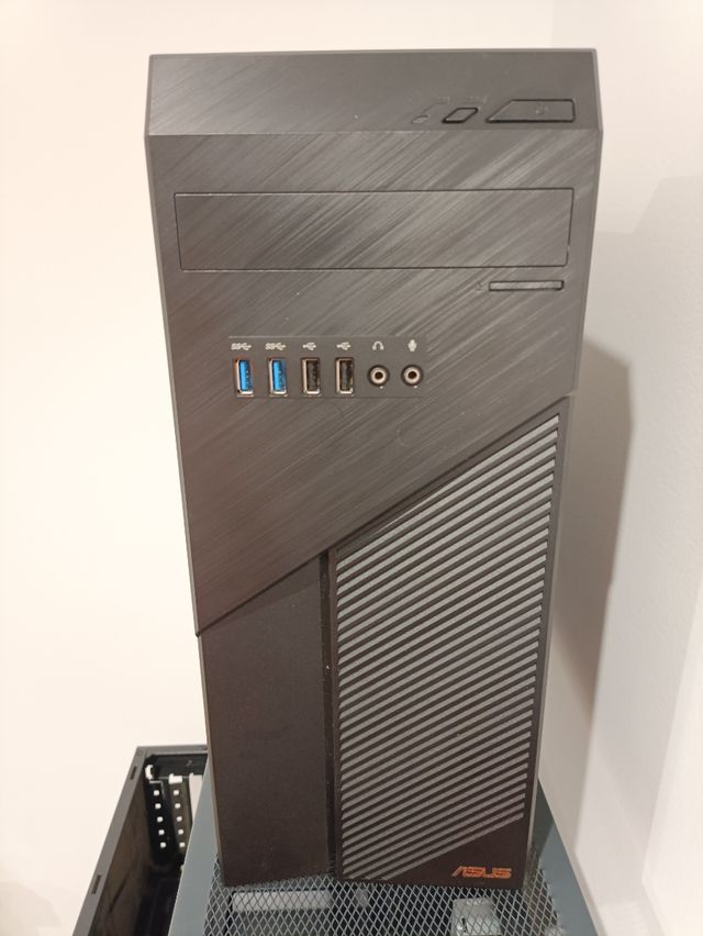 Caja / Carcasa / Torre Asus