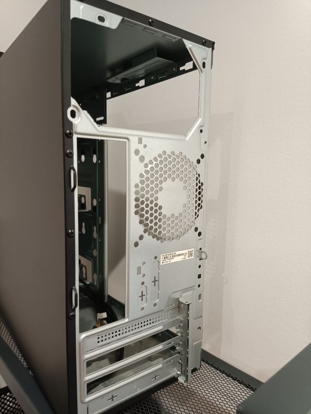 Caja / Carcasa / Torre Asus