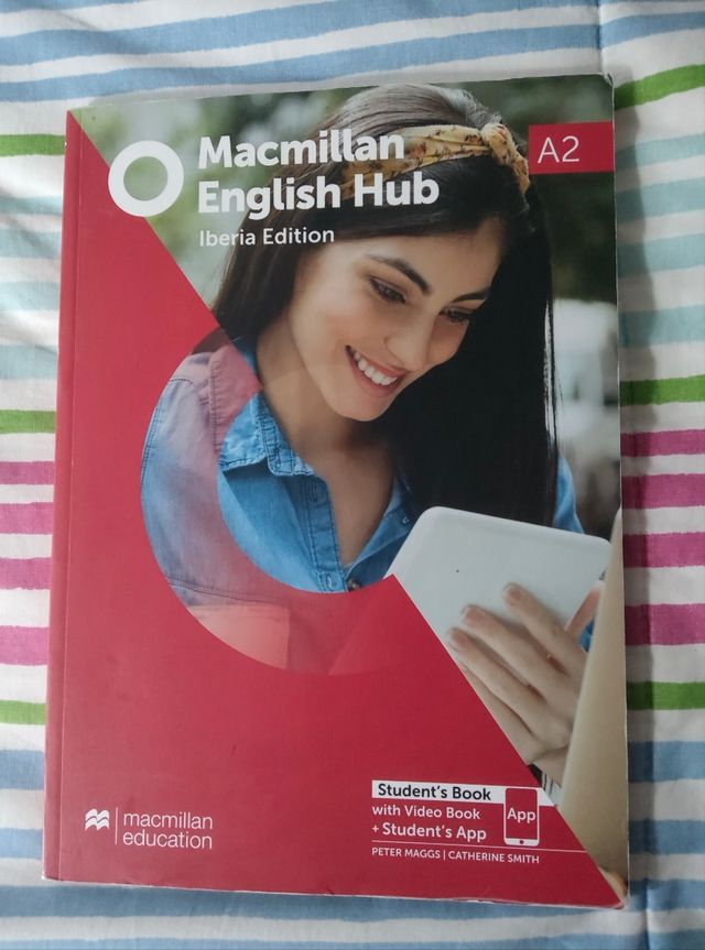 Libro inglés A2 MACmillan ENGLISH HUB iberia edit