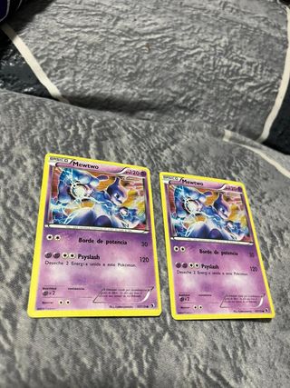 2x Carta Pokémon Mewtwo Cada una vale 13