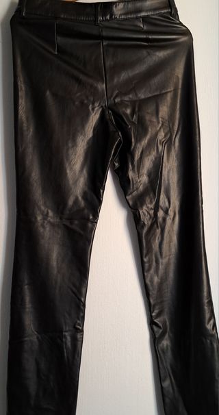 Pantalones piel sintética negros