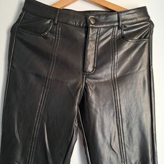 Pantalones piel sintética negros