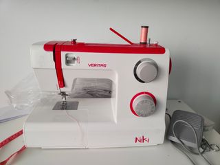 Máquina coser Veritas Niki. 