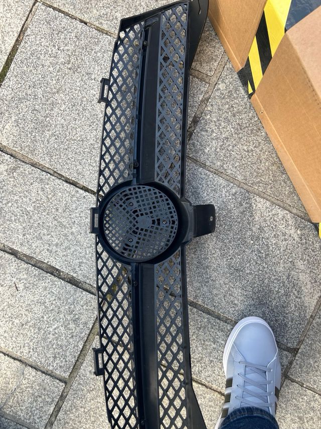 Parrilla frontal Mercedes 