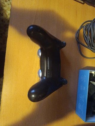 Mando PS4 (PlayStation 4) se enciende y se apaga. 