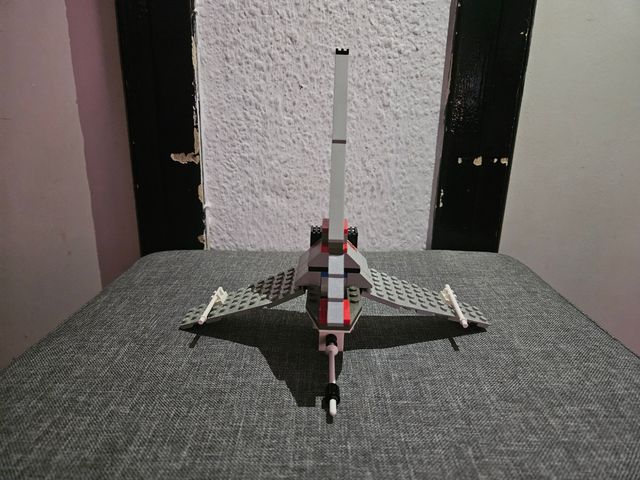 Lego Star Wars 4477 T-16 Skyhopper.