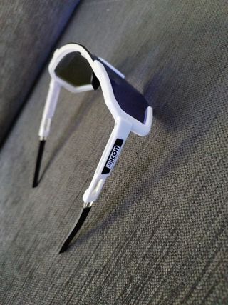 Gafas deportivas blancas