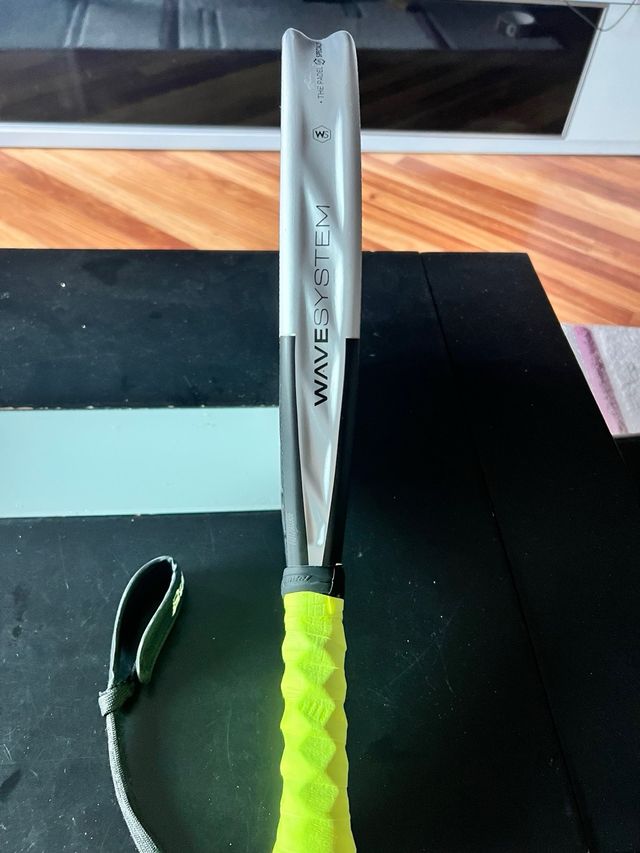 Pala pádel Bullpadel Neuron 2025