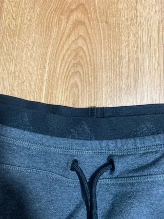 Pantalones cortos Adidas grises