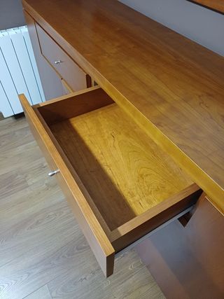Bufete madera maciza
Escucho oferta
