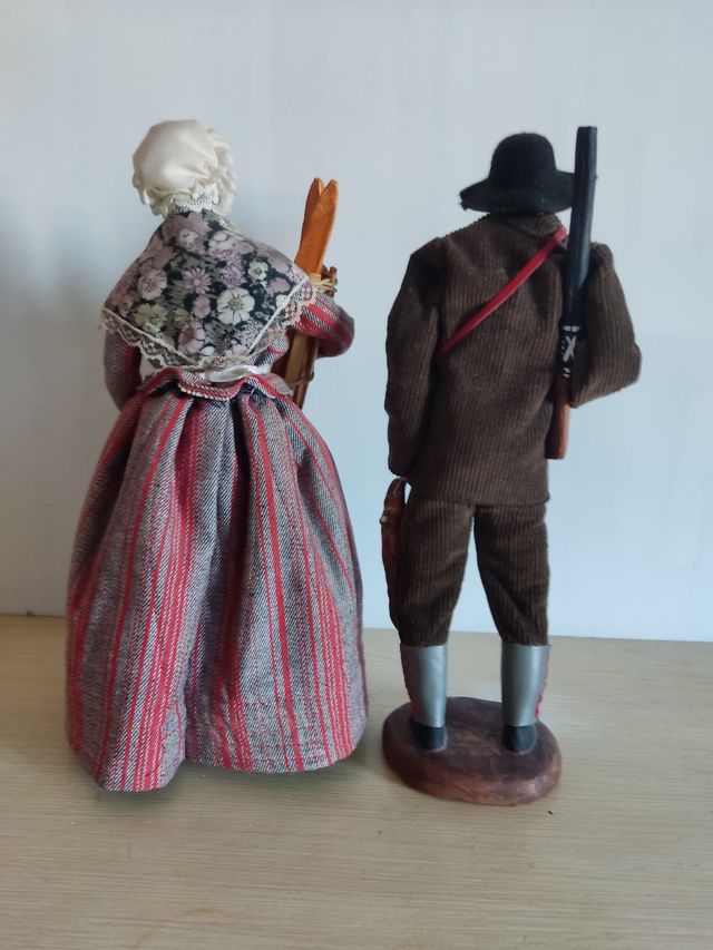 ANTICHE FIGURE FRANCESI IN TERRACOTTA