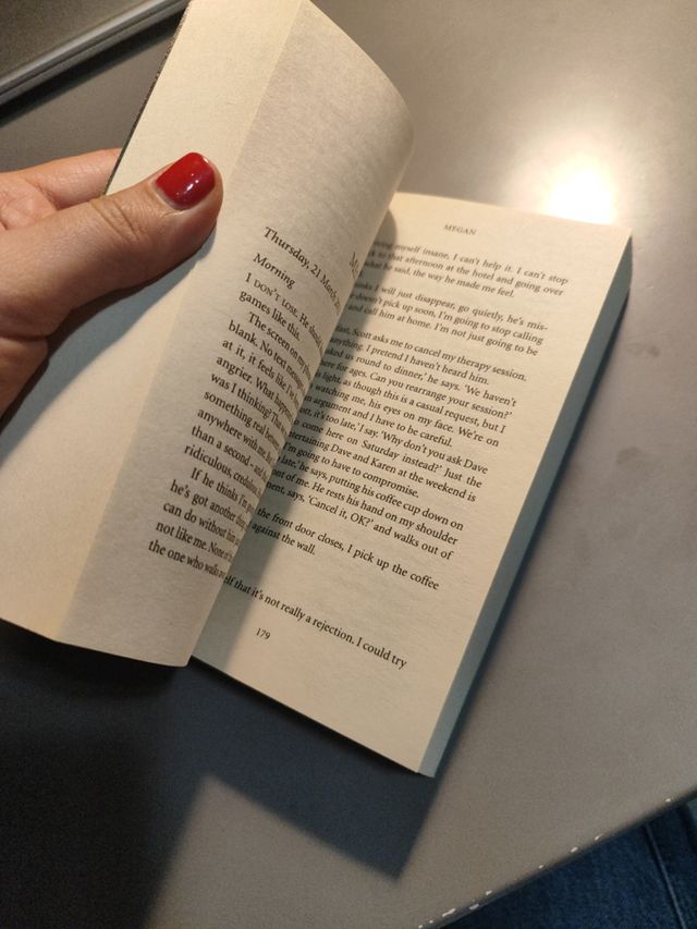 GIRL ON THE TRAIN,THE