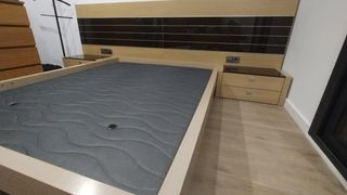 Cama matrimonio madera-cristal