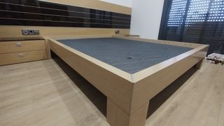 Cama matrimonio madera-cristal