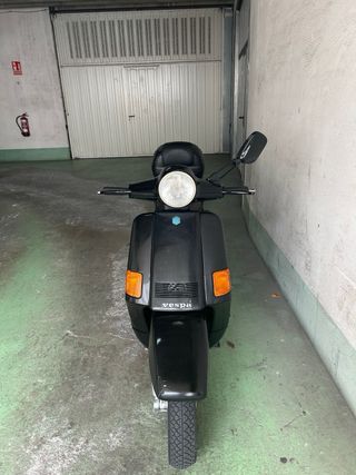 Vespa Cosa 125cc - Negra